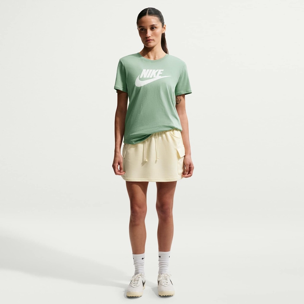 Imagem 4 do produto Camiseta Nike Essentials Feminina