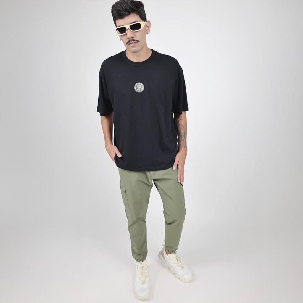 Imagem 4 do produto Camiseta Oakley Mad Lab Rubber Logo SS Tee Blackout - Masculina