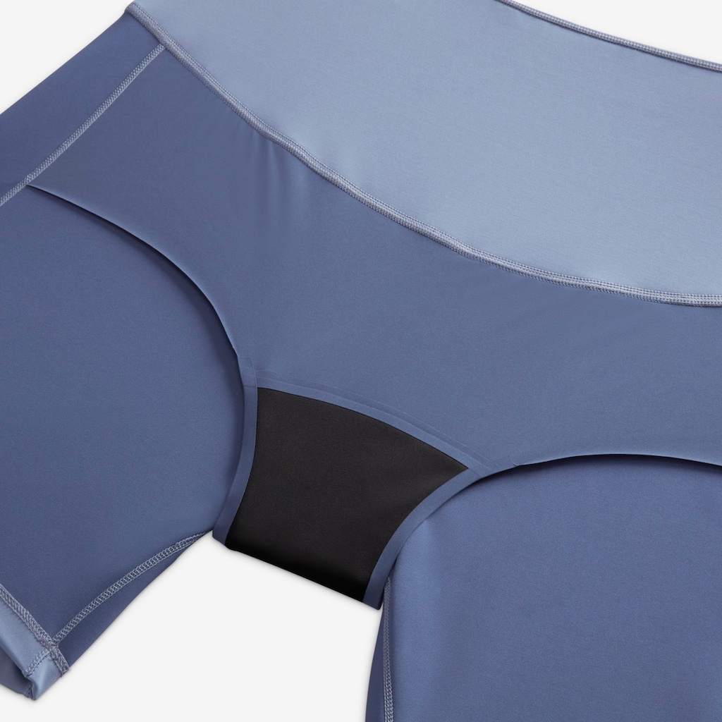 Imagem 5 do produto Short Nike One Plus Size Feminino