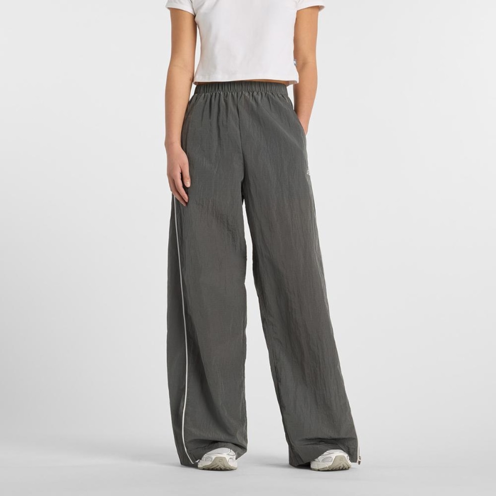 Calça New Balance Sport Legacy Woven Feminina