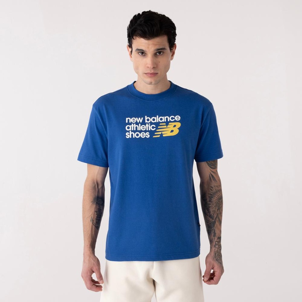 Camiseta New Balance Athletics Relaxed Premium Chest Logo Masculina