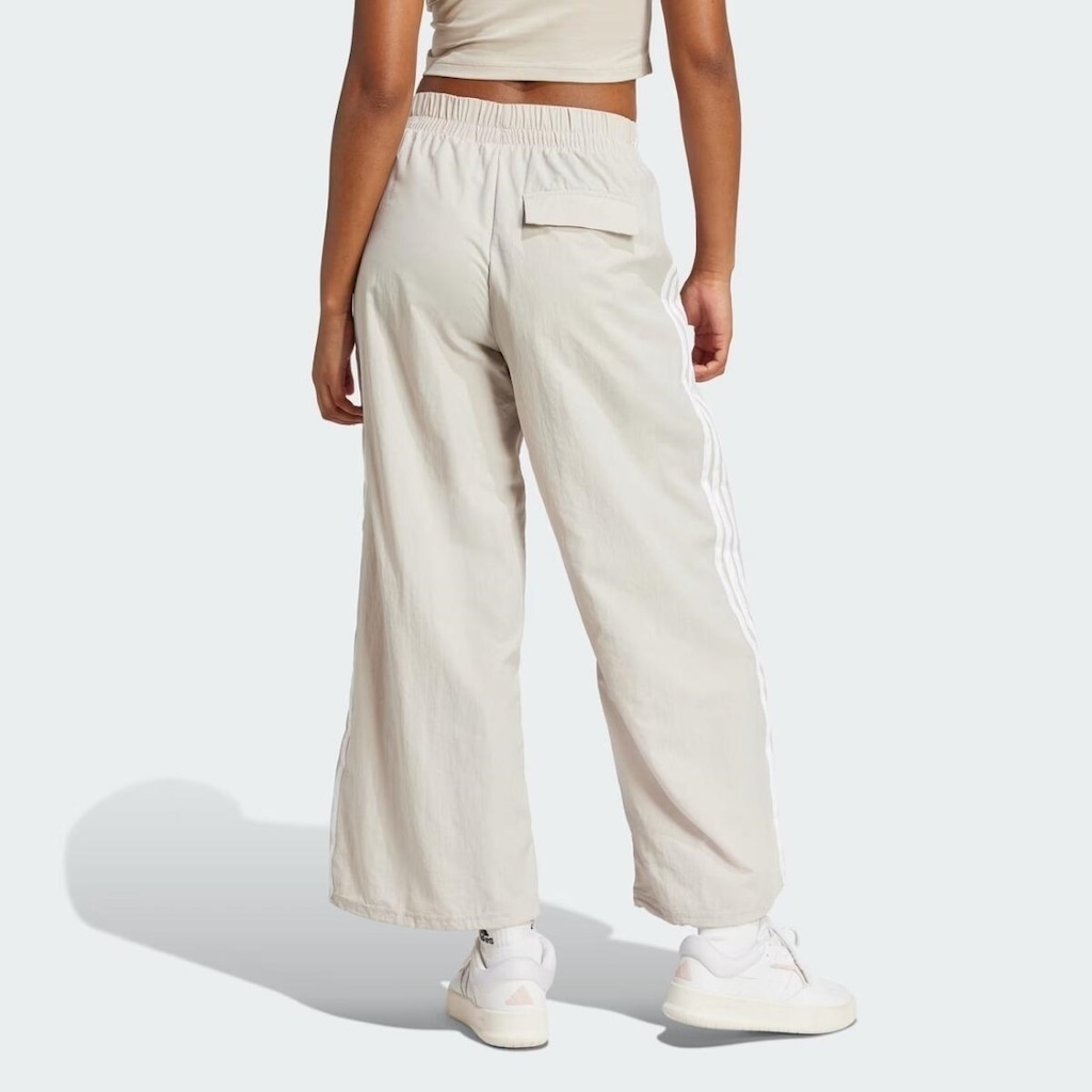 Imagem 2 do produto Calça adidas Malha Parachute Essentials Três Listras Lifestyle Feminina