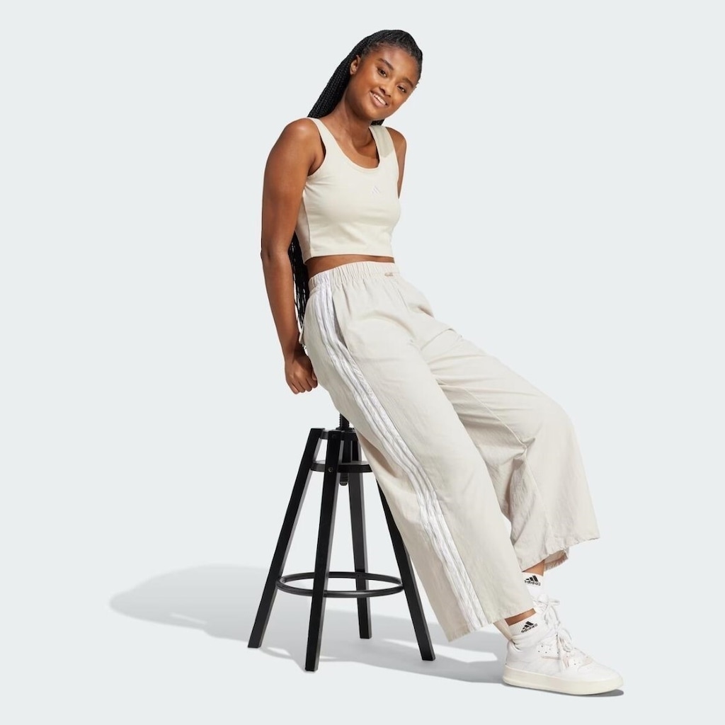 Imagem 3 do produto Calça adidas Malha Parachute Essentials Três Listras Lifestyle Feminina
