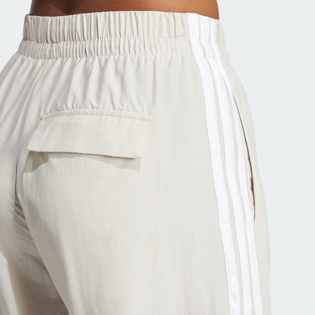 Imagem 4 do produto Calça adidas Malha Parachute Essentials Três Listras Lifestyle Feminina
