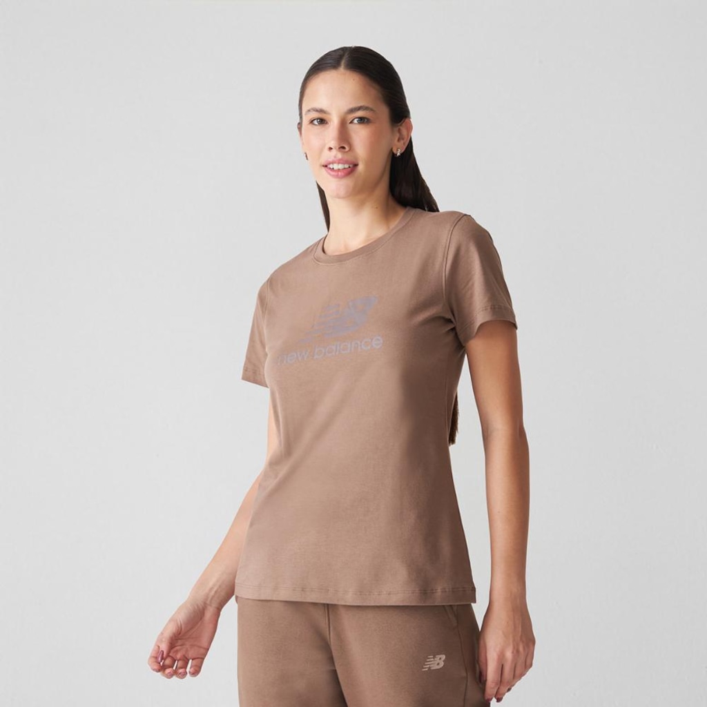 Camiseta New Balance Essentials Feminina