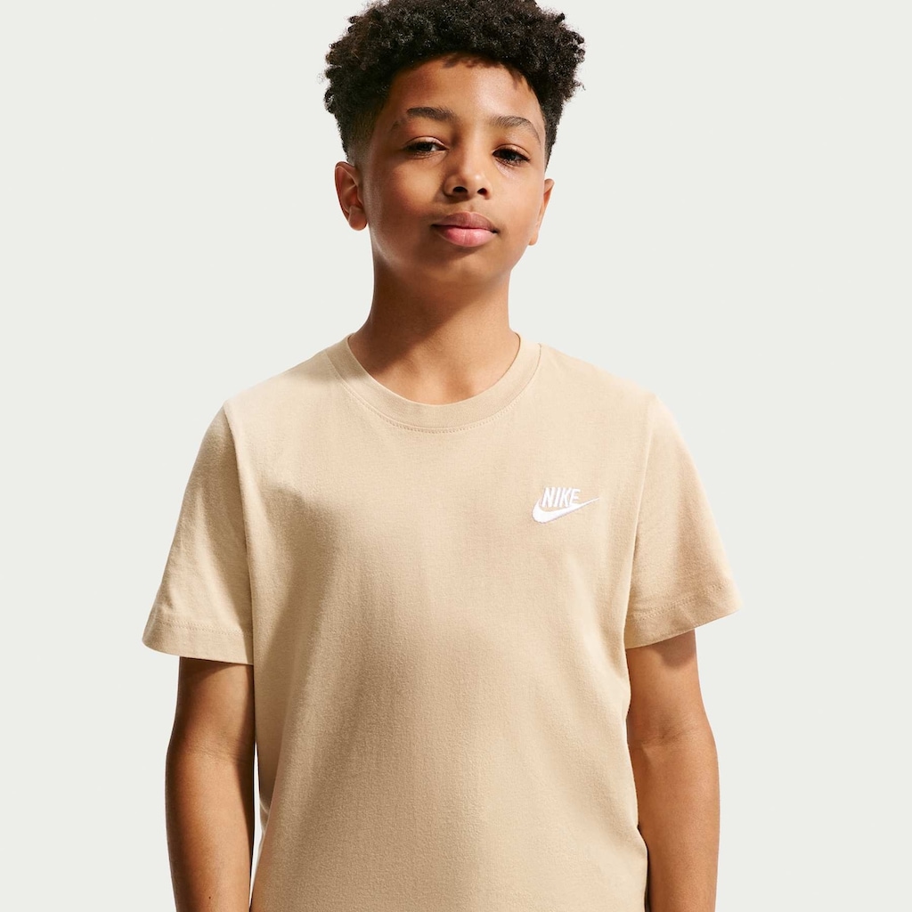 Camiseta Nike Sportswear Futura Infantil