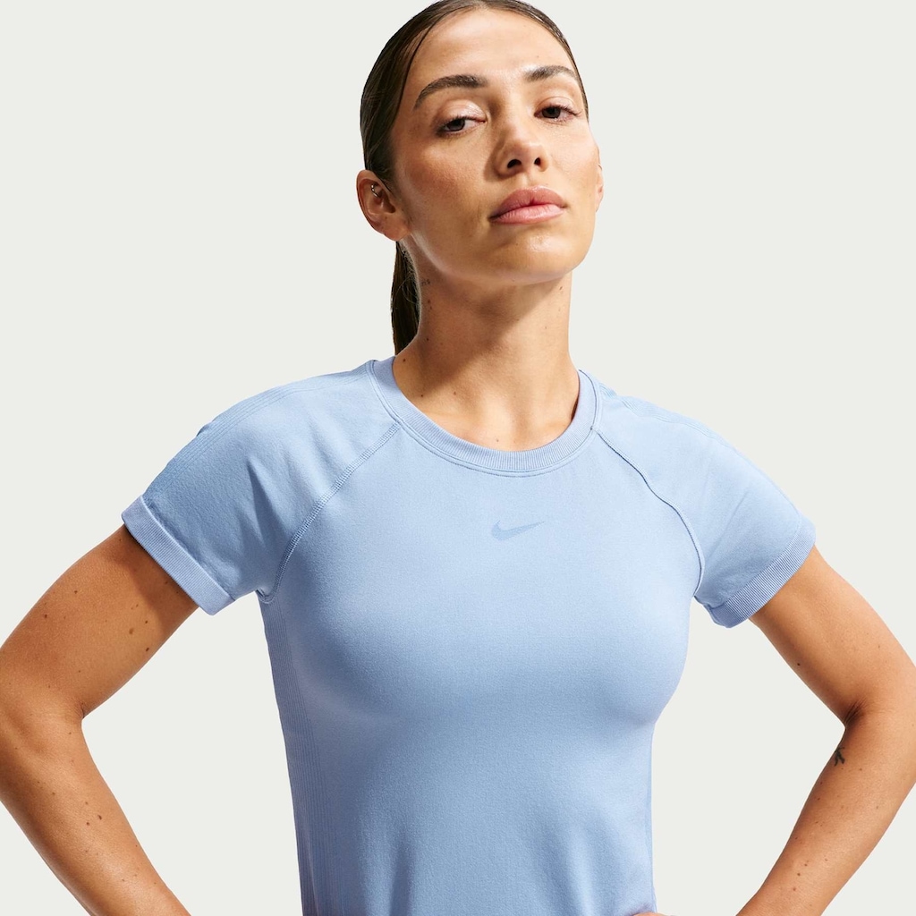 Camiseta Dri-FIT Nike Pro Slim Feminina