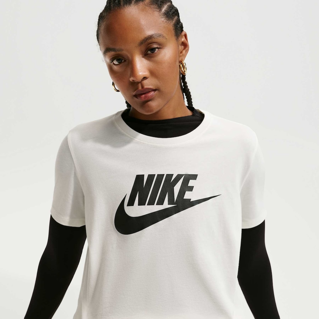 Imagem 3 do produto Camiseta Nike Sportswear Essentials Feminina