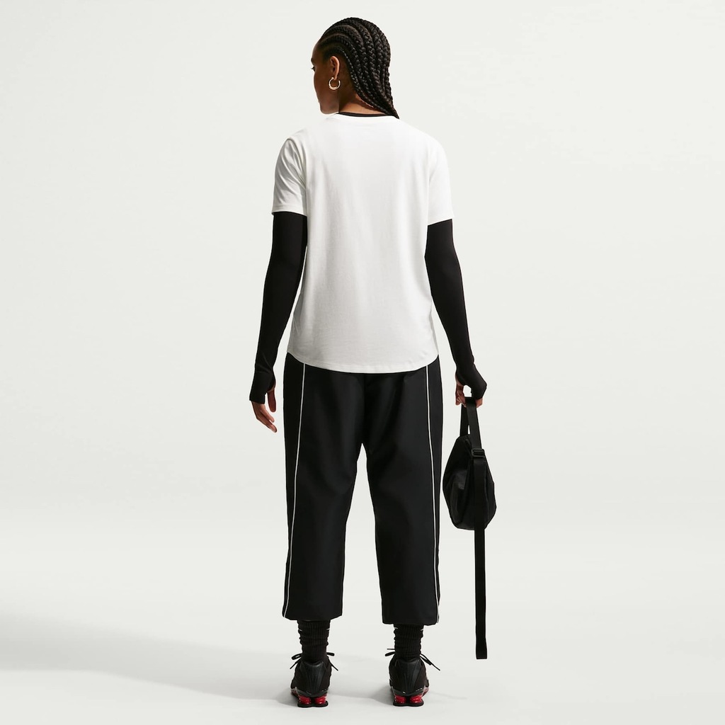 Imagem 5 do produto Camiseta Nike Sportswear Essentials Feminina