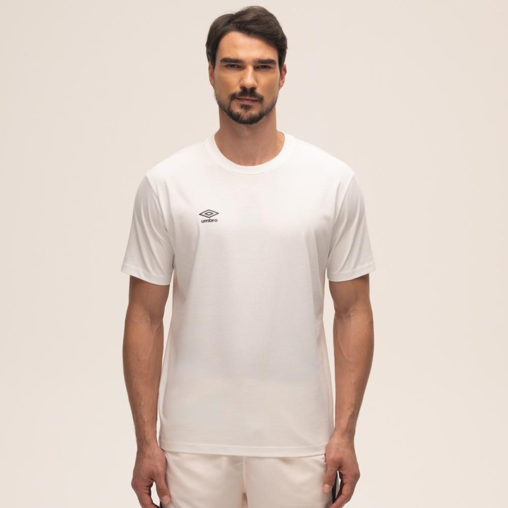 Camiseta Masculina Umbro Beyond The Pitch