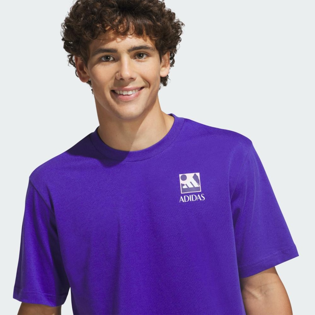 Imagem 5 do produto Camiseta Estampada adidas Emblema Masculina