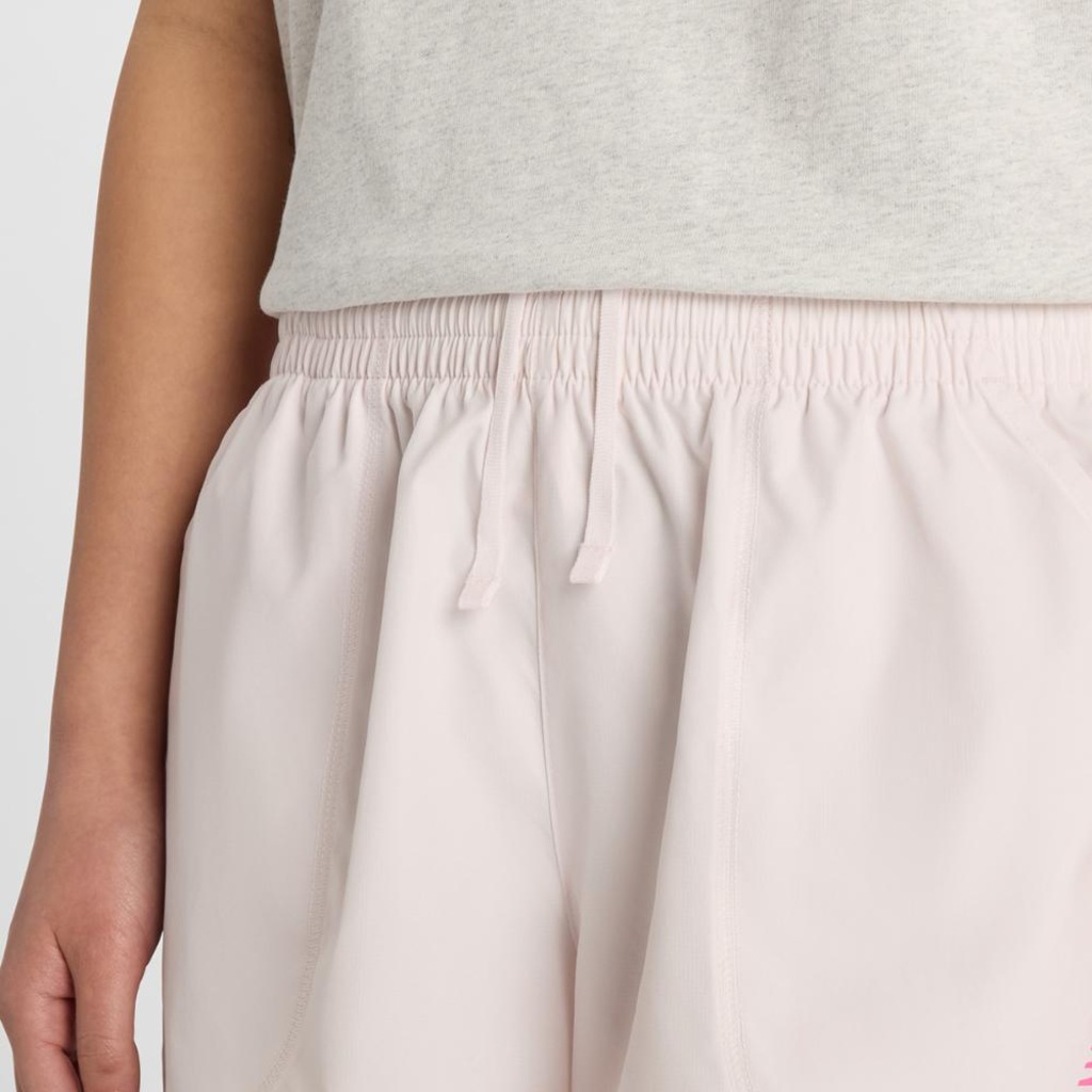 Imagem 4 do produto Shorts New Balance Trackside Woven Feminino