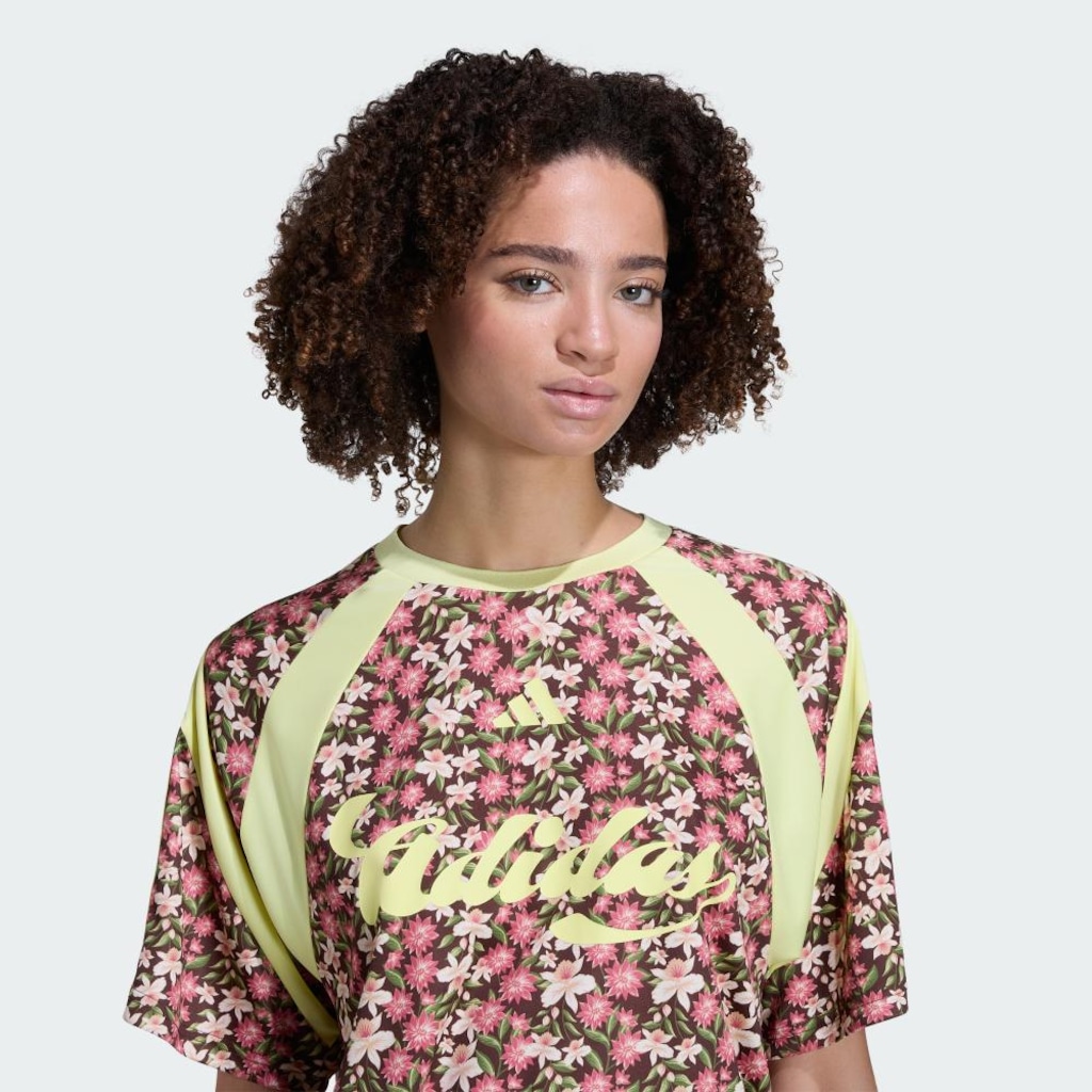Imagem 4 do produto Camisa adidas x Farm Rio House of Tiro Feminina