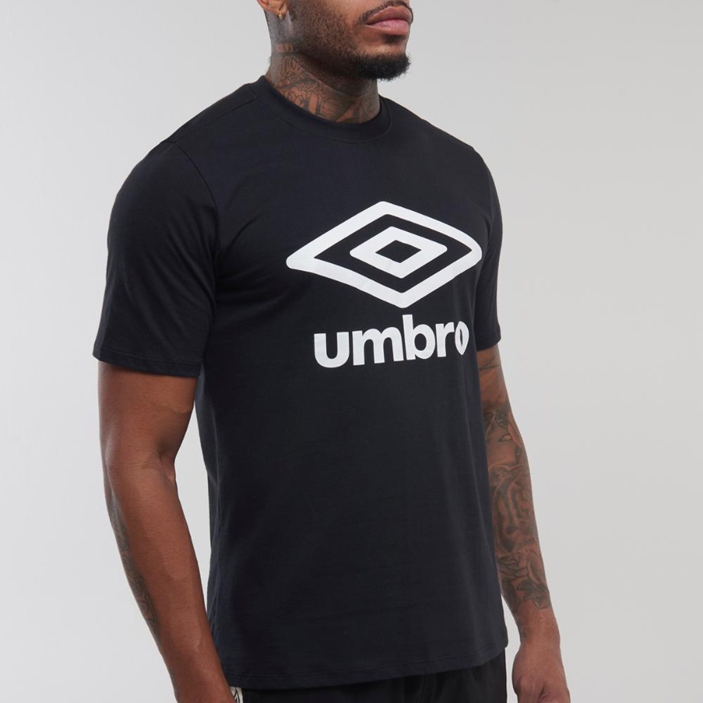 Imagem 2 do produto Camiseta Umbro Essential Logo - Masculina