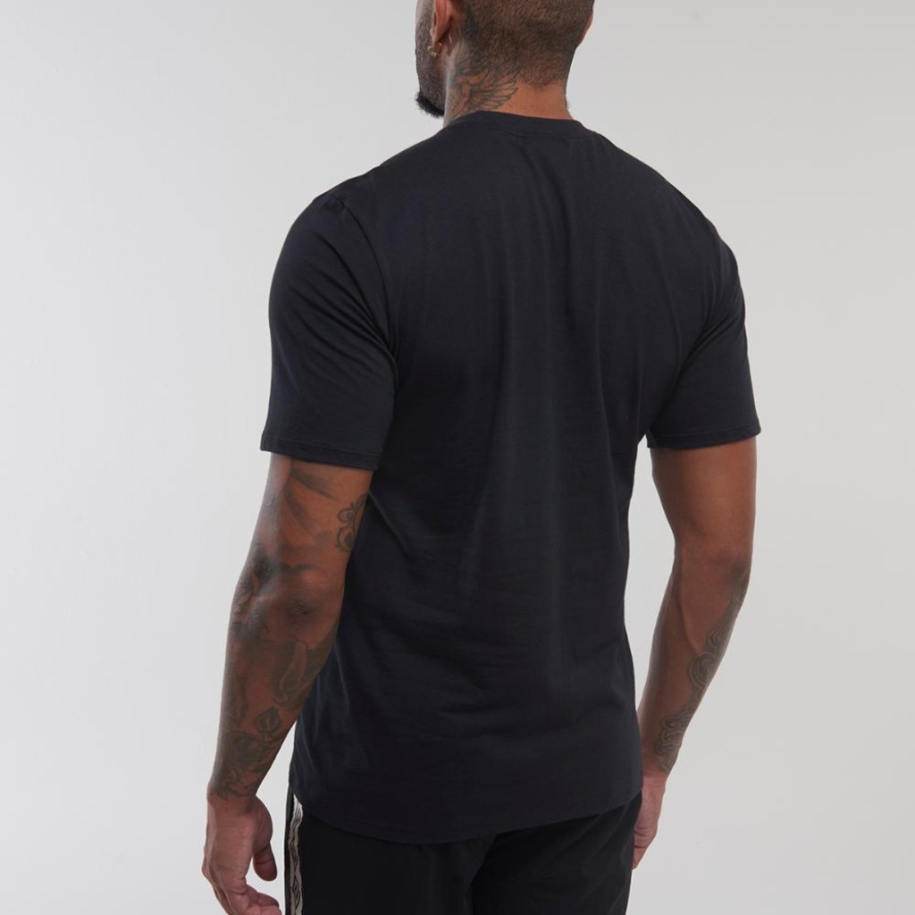 Imagem 3 do produto Camiseta Umbro Essential Logo - Masculina