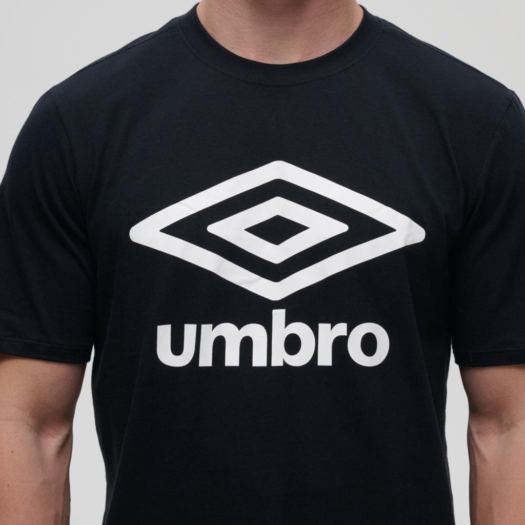 Imagem 5 do produto Camiseta Umbro Essential Logo - Masculina