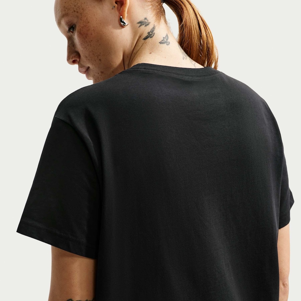 Imagem 2 do produto Camiseta Nike Sportswear Classic Oversized Feminina