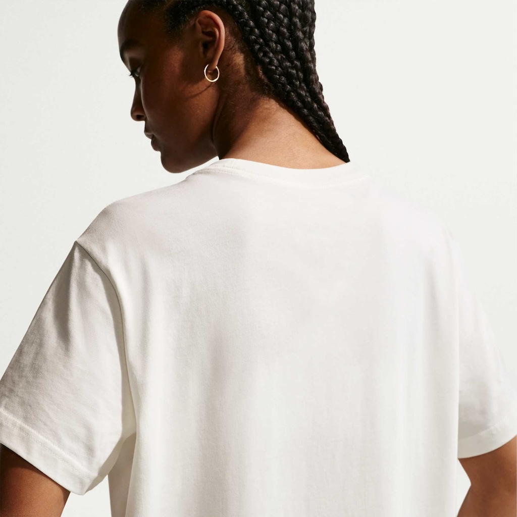 Imagem 2 do produto Camiseta Nike Sportswear Classic Oversized Feminina