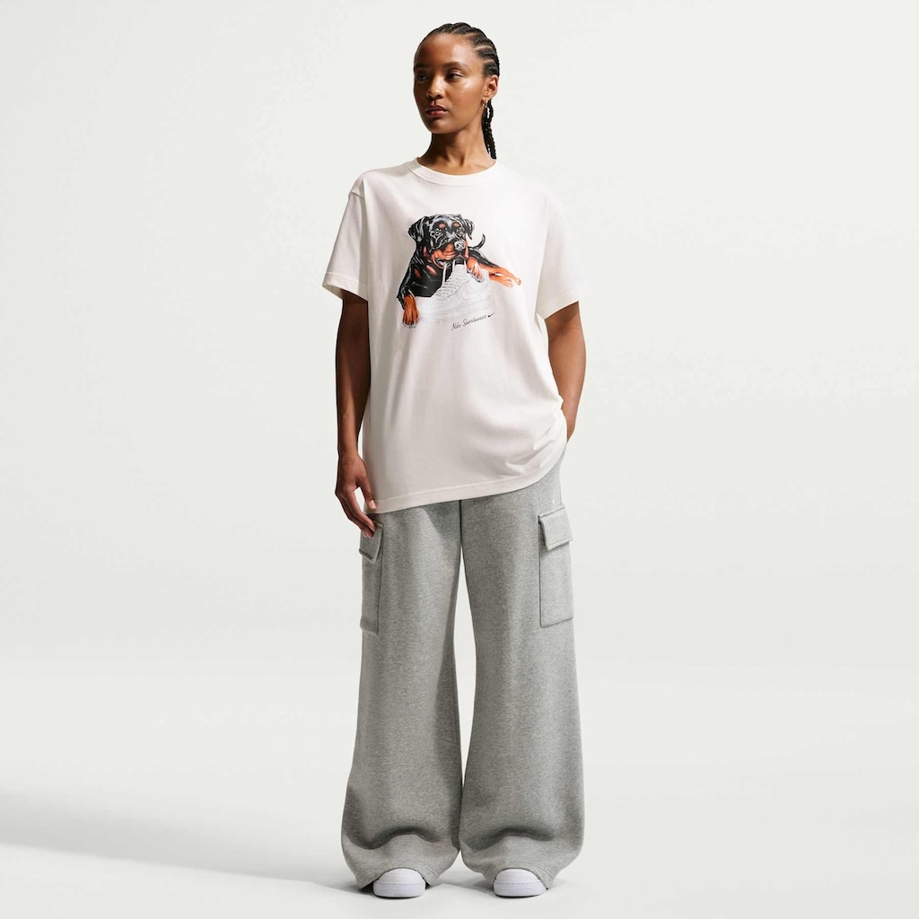 Imagem 4 do produto Camiseta Nike Sportswear Classic Oversized Feminina
