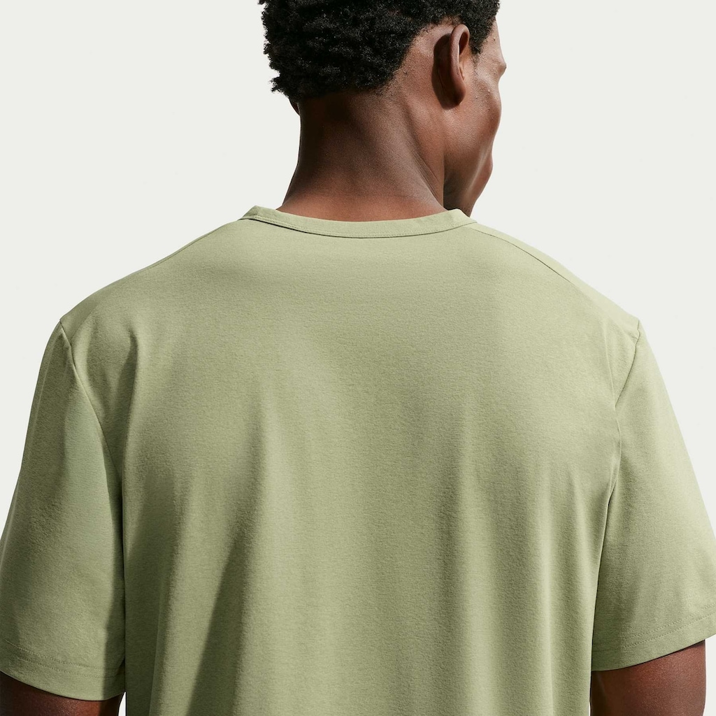 Imagem 2 do produto Camiseta Dri-FIT Nike UV Hyverse Field Graphic Masculina