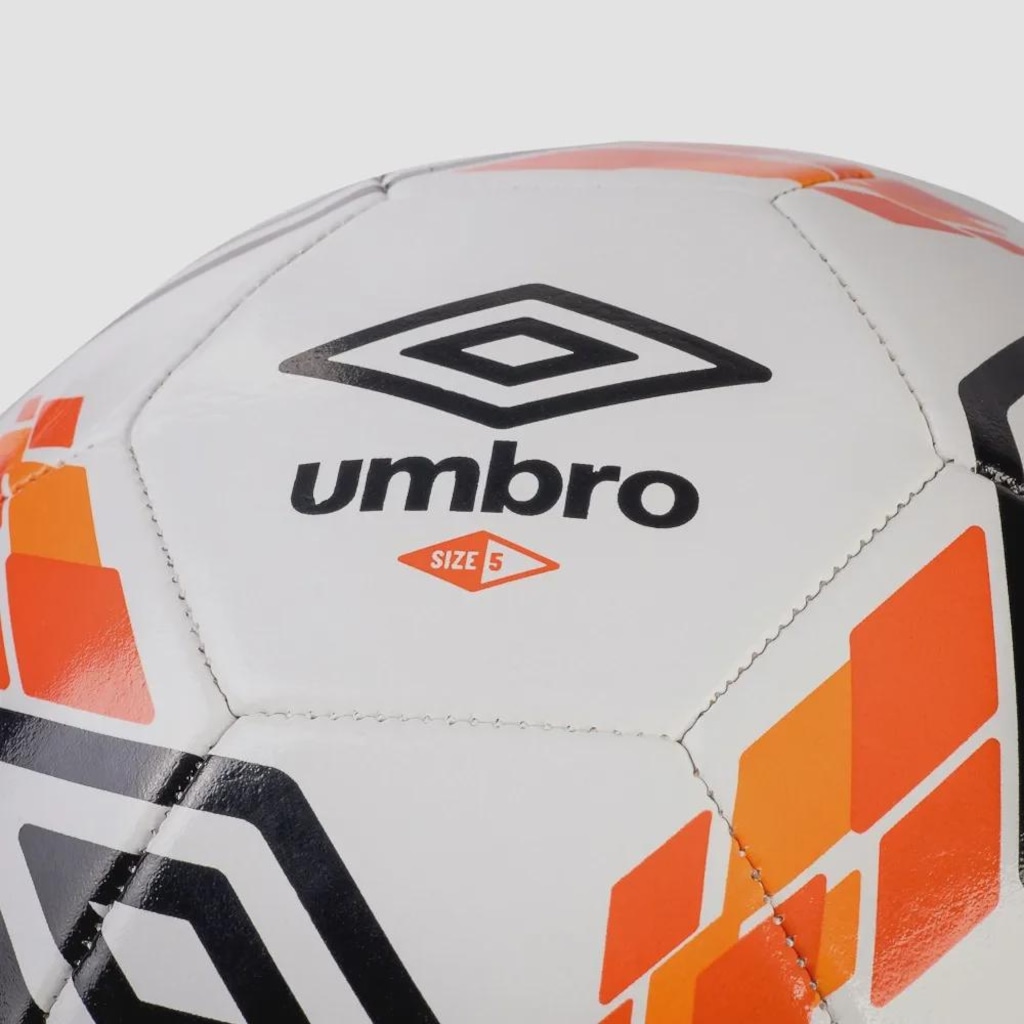 Imagem 3 do produto Bola de Futebol de Campo Umbro Tracer