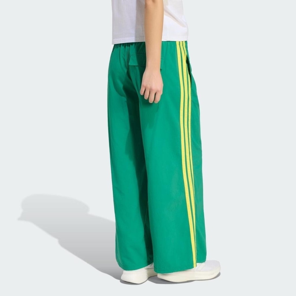 Imagem 2 do produto Calça adidas Paraquedas Malha Três Listras - Feminina
