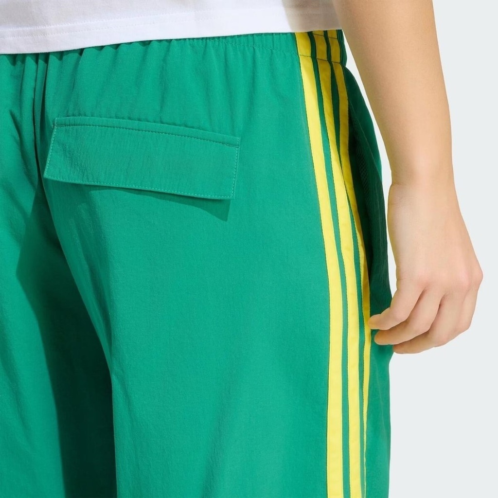 Imagem 4 do produto Calça adidas Paraquedas Malha Três Listras - Feminina