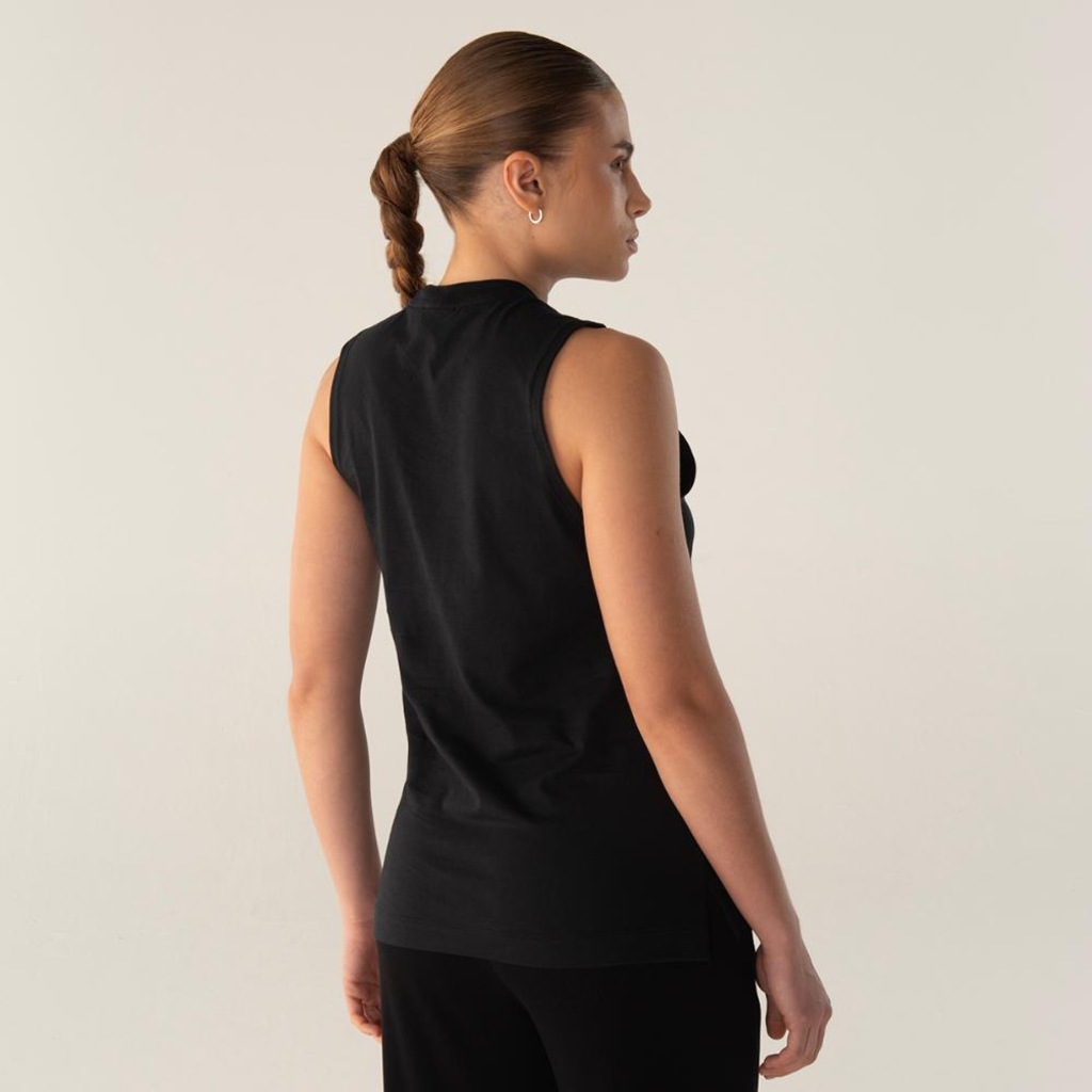 Imagem 2 do produto Camiseta Regata Fila Basic Regular Outline Feminina
