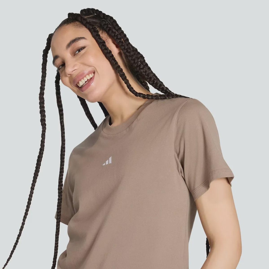 Imagem 5 do produto Camiseta adidas Essentials 3 Stripes Feminina