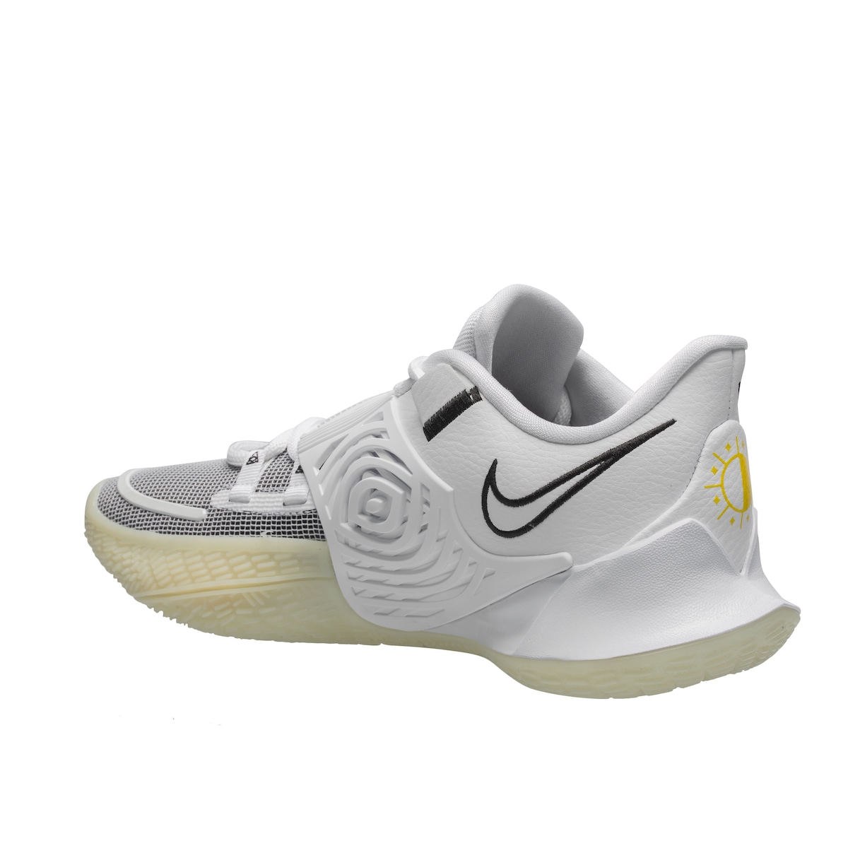 Nike Kyrie Low 3 ナイキカイリーロー3 53AA8450-EC0A-4D7B-ACF4-
