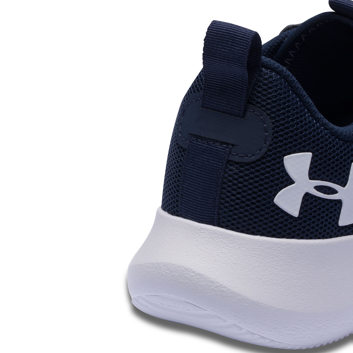 Tênis Under Armour Charged Victory - Masculino | Centauro