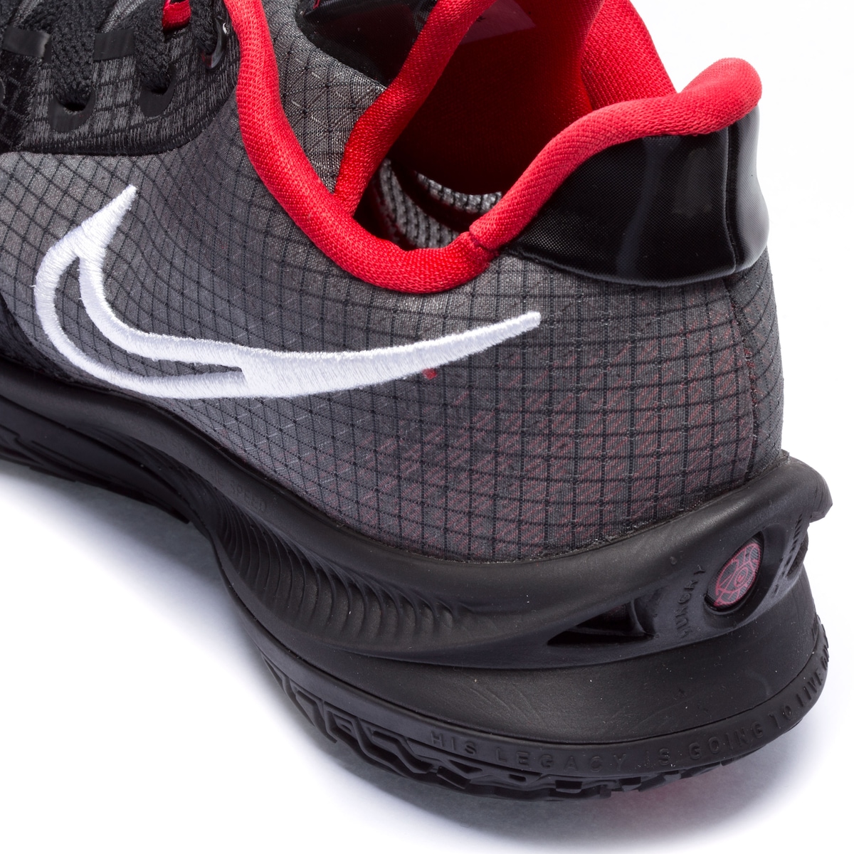 Tênis Nike Kyrie Low 4 - Unissex | Centauro