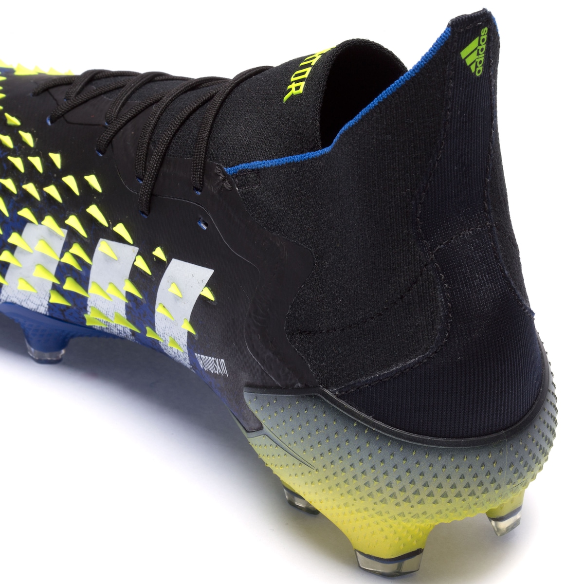 Chuteira de Campo Predator Freak.1 FG adidas - Adulto | Centauro
