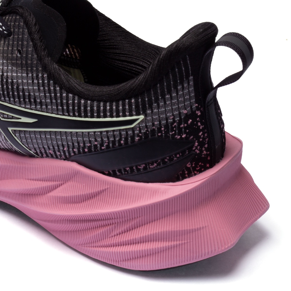 Tênis ASICS Novablast 3 LE - Feminino | Centauro