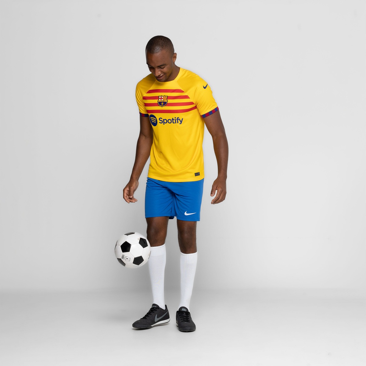 Camiseta Barcelona Nike Masculina Dri-Fit Stadium Js | Centauro