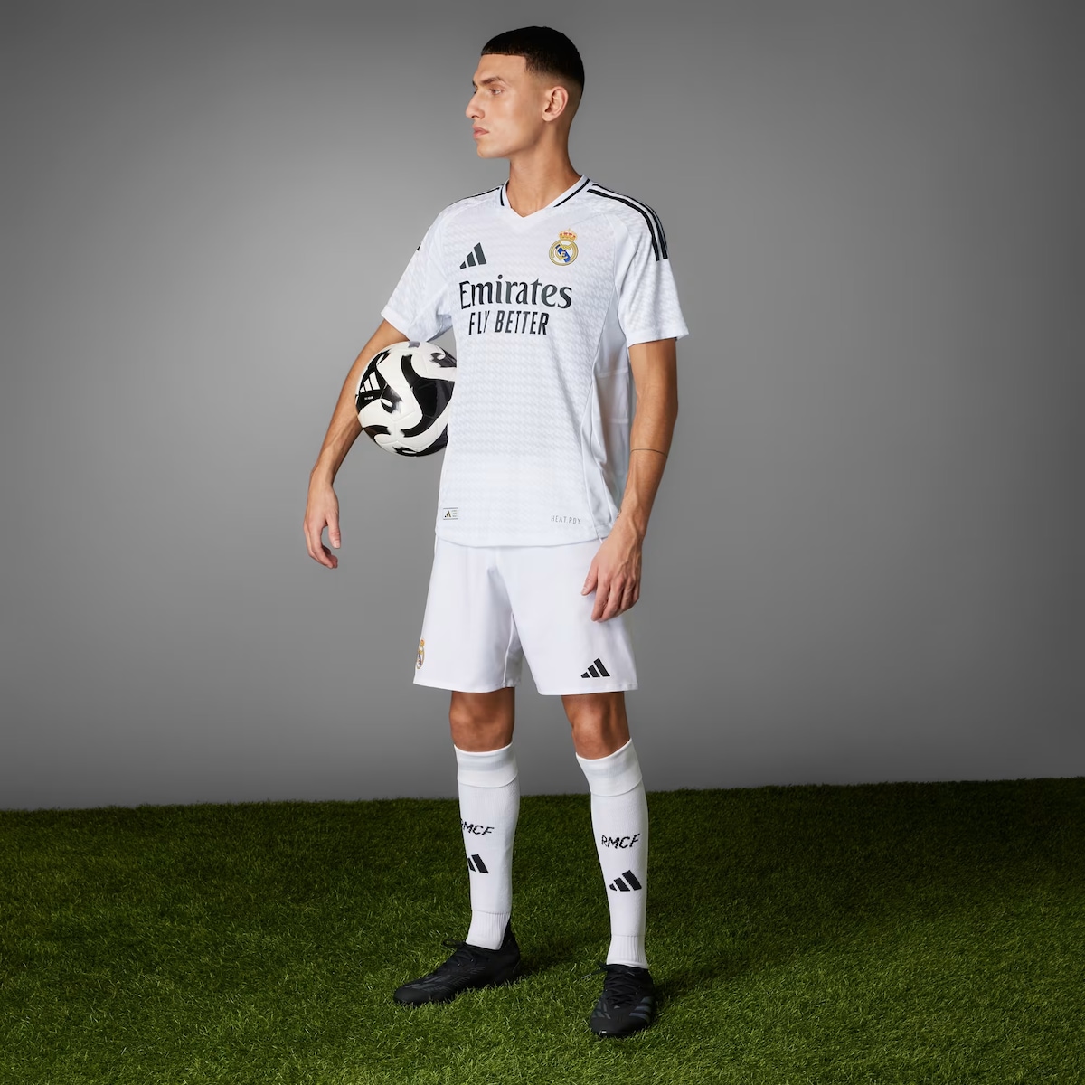 ウェア Real Madrid 24-25   authentic CL Camisa do Real Madrid I 24/25 adidas Masculina Authentic