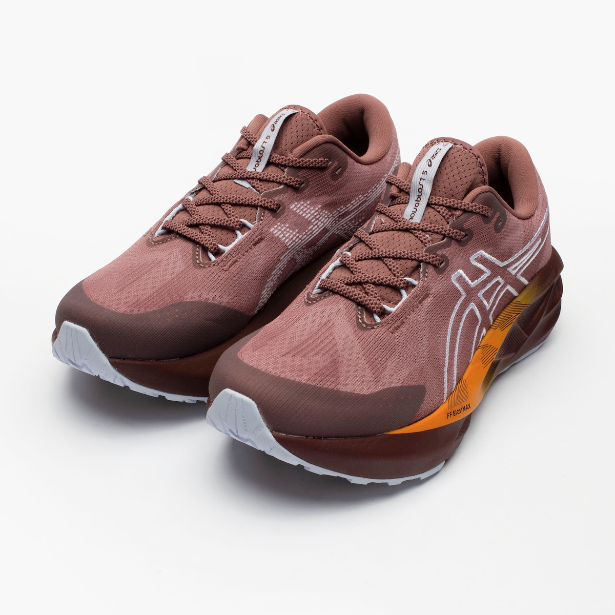 Tênis ASICS Novablast 5 TR Feminino em Promoção | Centauro