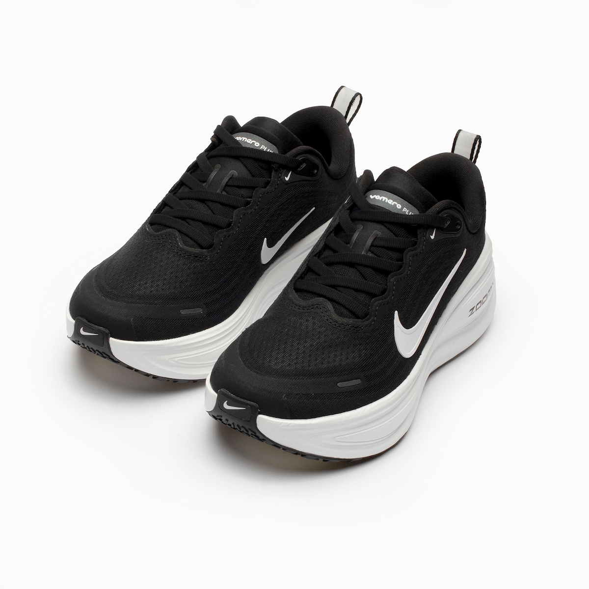 Tênis Feminino Nike Vomero Plus | Centauro