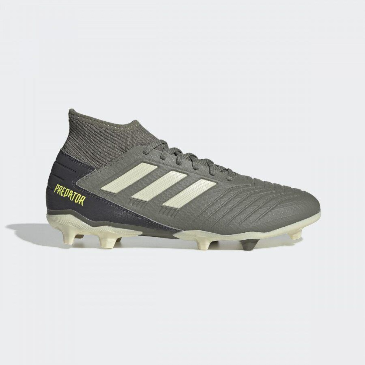 Chuteira de Campo adidas Predator 19.3 - Adulto | Centauro