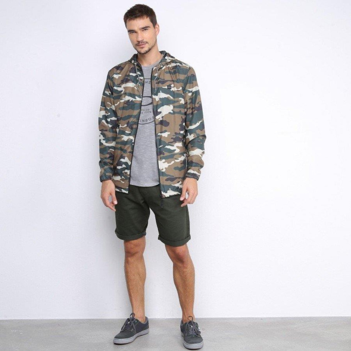 Jaqueta Corta Vento com Capuz Oakley Camuflado Masculina Centauro