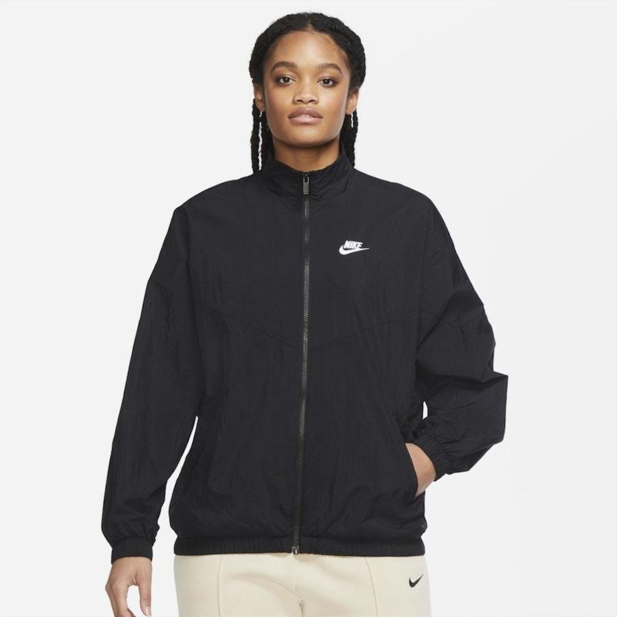 Jaqueta com Capuz Nike Sportswear Essential Windrunner Feminina