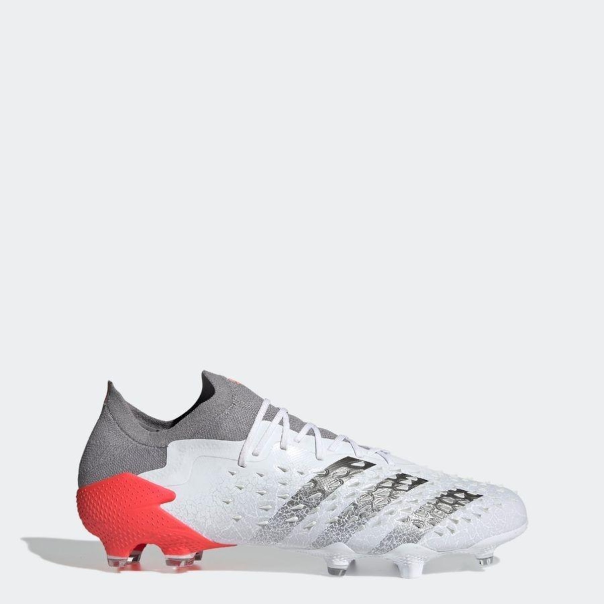 Chuteira de Campo Adidas Predator Freak.1 - Adulto | Centauro