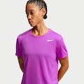 Opção de cor ROXO/ROXO CLA de Camiseta Nike Training Dri-FIT - Feminina