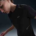 Camiseta Nike Swift Feminina PRETO