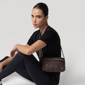BOLSA ASICS SHOULDER BAG FUJI MARROM
