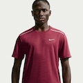 Camiseta Nike M NK DF UV Miller SS Masculina VERMELHO