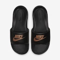 Chinelo Nike Victori One - Slide - Feminino PRETO/BRONZE