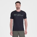 Camiseta New Balance Tenacity Graphic - Masculina PRETO/VERDE ESCURO
