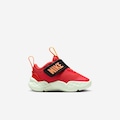 Opção de cor 1 de Tênis Infantil Nike Team Hustle D12