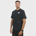 Camiseta New Balance Woven Label Black Masculina PRETO